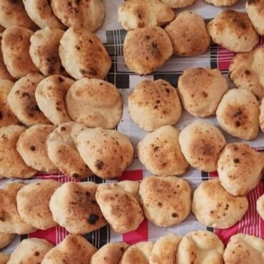 Fresh Egyptian Baladi Bread - Freshly Made in the UK