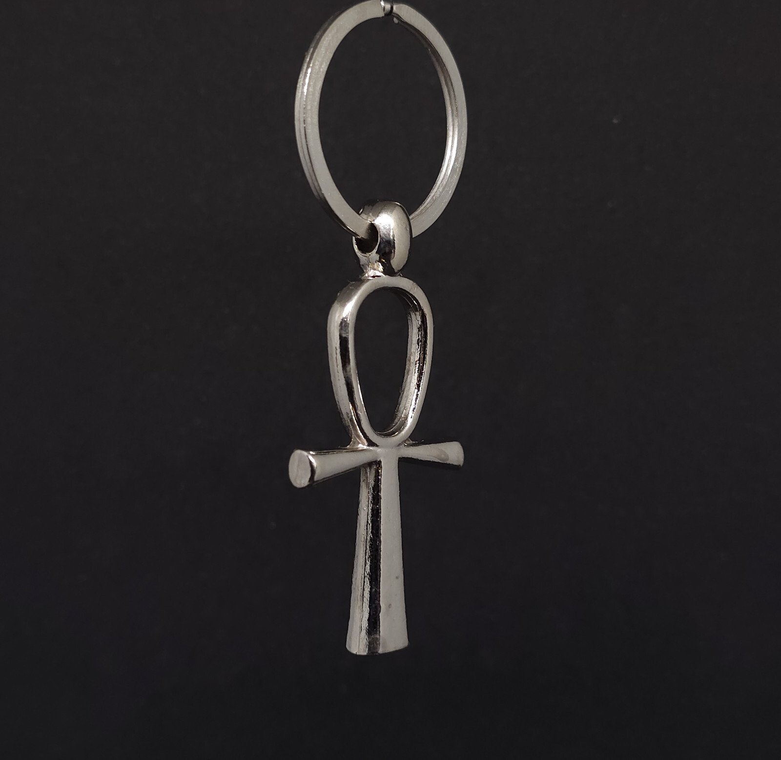 Egyptian Ankh Keyring – Key of Life Symbol, Silver-Tone Cross Pendant Keychain (Unisex)