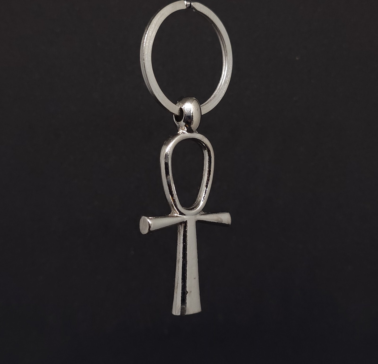 Egyptian Ankh Keyring – Key of Life Symbol, Silver-Tone Cross Pendant Keychain (Unisex)