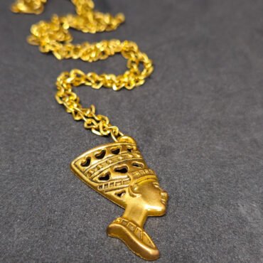 Egyptian Nefertiti Pendant Necklace – Pharaoh-Inspired, Gold-Tone Chain